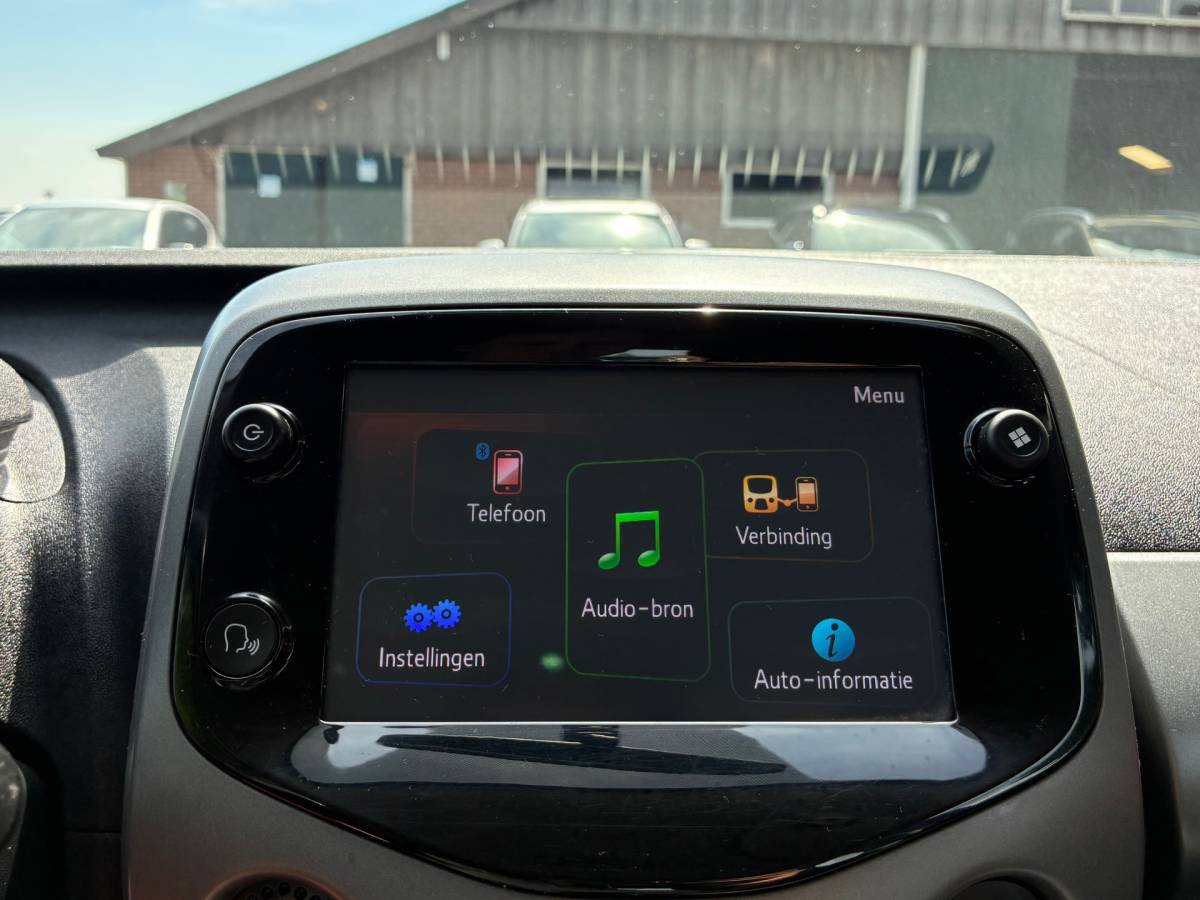Toyota Aygo Toyota Aygo 1.0 VVT-i x-cite | Navi + Airco + Bluetooth nu €6.975,-!!