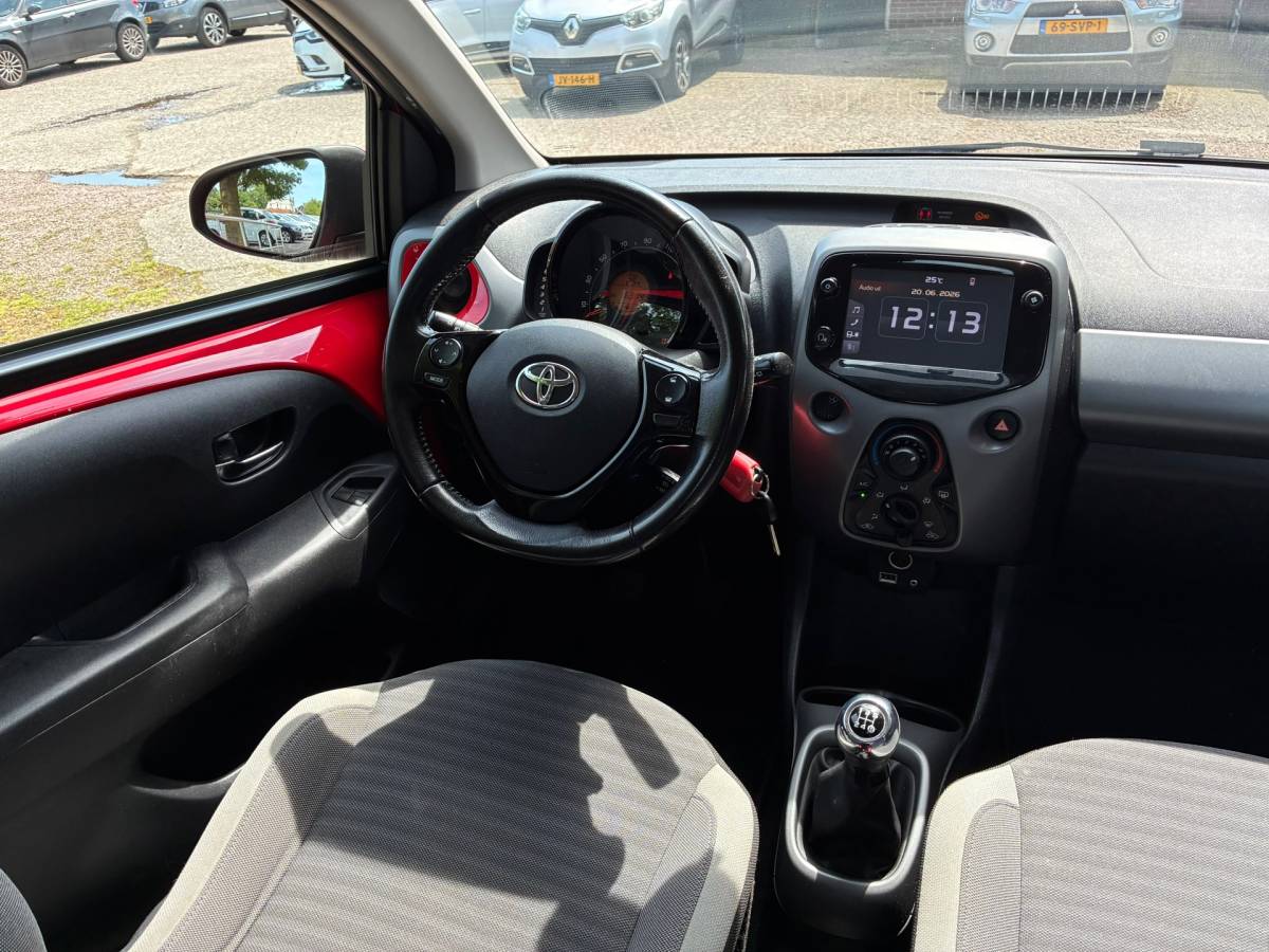 Toyota Aygo Toyota Aygo 1.0 VVT-i x-cite | Navi + Airco + Bluetooth nu €6.975,-!!