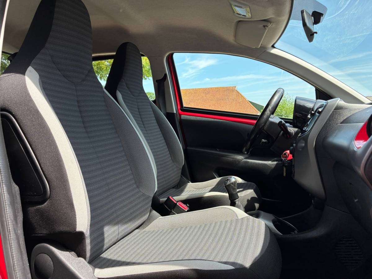 Toyota Aygo Toyota Aygo 1.0 VVT-i x-cite | Navi + Airco + Bluetooth nu €6.975,-!!