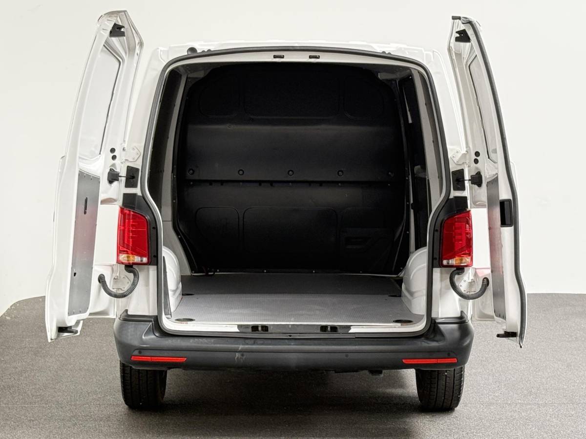 Volkswagen Transporter Volkswagen Transporter 2.0 TDI L1H1 150 pk DSG Comfortline Automaat Airco Apple Carplay/Android Auto Adaptive Cruise Control Parkeersensoren