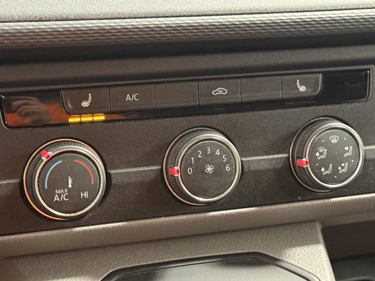Volkswagen Transporter Volkswagen Transporter 2.0 TDI L1H1 150 pk DSG Comfortline Automaat Airco Apple Carplay/Android Auto Adaptive Cruise Control Parkeersensoren