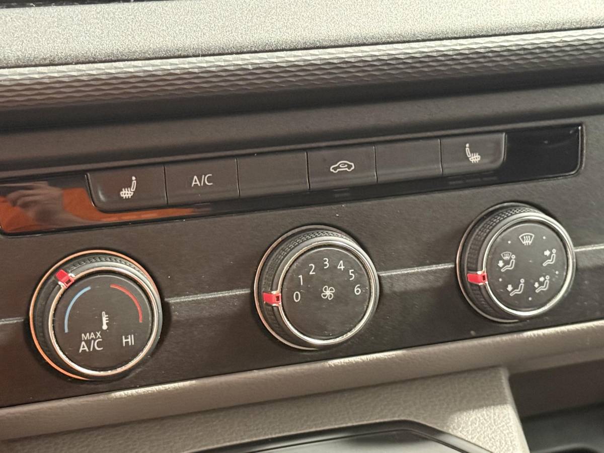 Volkswagen Transporter Volkswagen Transporter 2.0 TDI L1H1 150 pk DSG Comfortline Automaat Airco Apple Carplay/Android Auto Adaptive Cruise Control Parkeersensoren