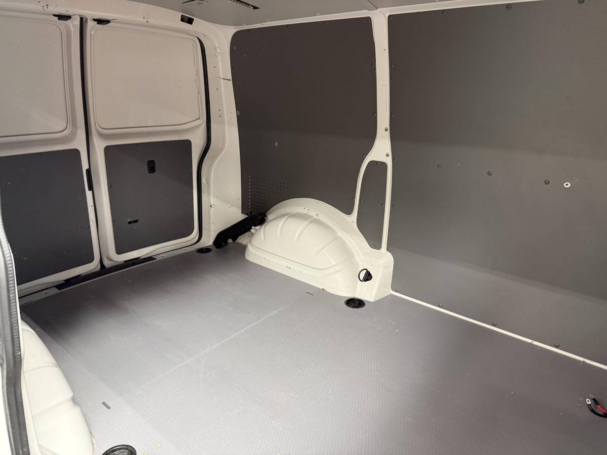 Volkswagen Transporter Volkswagen Transporter 2.0 TDI L1H1 150 pk DSG Comfortline Automaat Airco Apple Carplay/Android Auto Adaptive Cruise Control Parkeersensoren