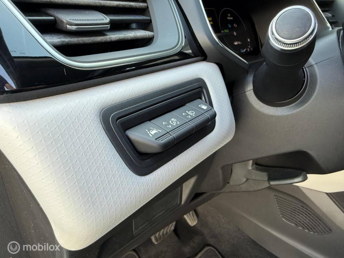 Renault Captur Renault Captur 1.6 E-Tech Plug-in Hybrid 160 Intens Navi+/LED