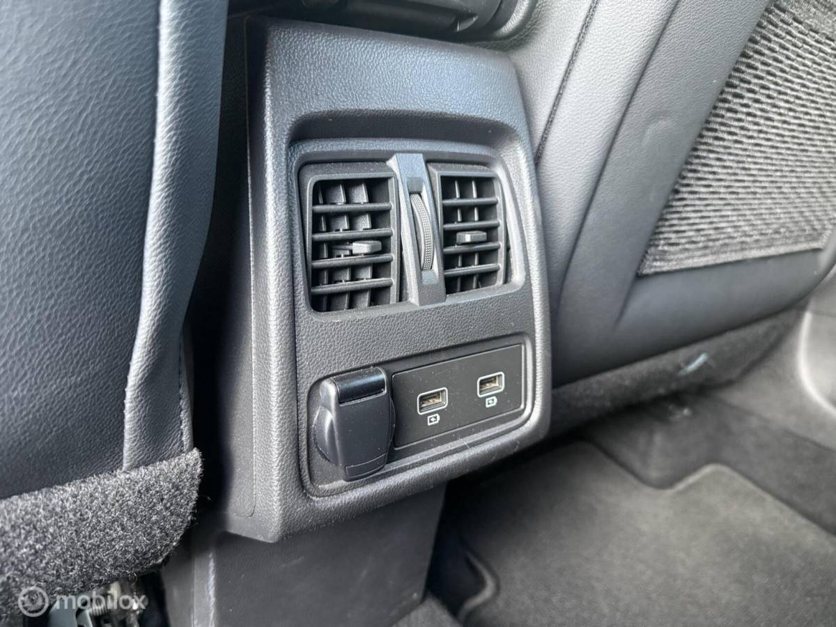 Renault Captur Renault Captur 1.6 E-Tech Plug-in Hybrid 160 Intens Navi+/LED