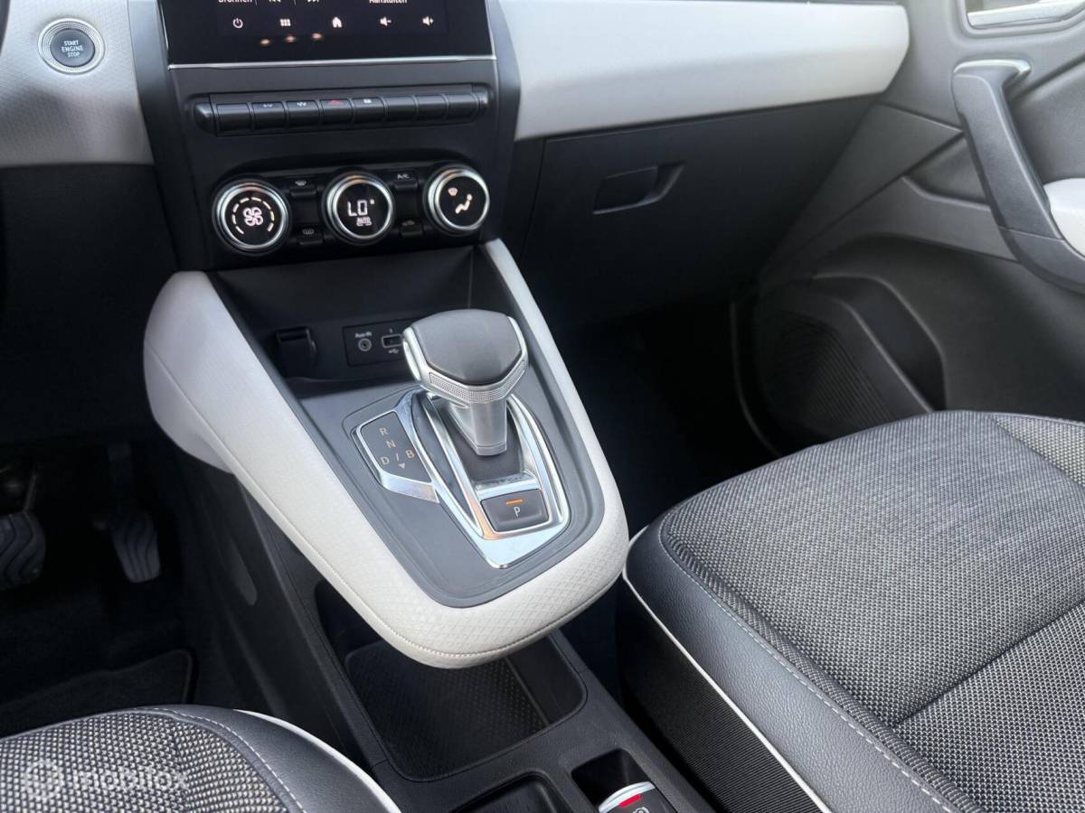 Renault Captur Renault Captur 1.6 E-Tech Plug-in Hybrid 160 Intens Navi+/LED