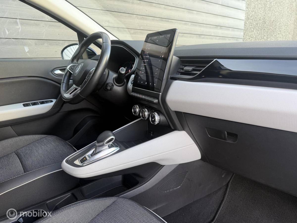 Renault Captur Renault Captur 1.6 E-Tech Plug-in Hybrid 160 Intens Navi+/LED