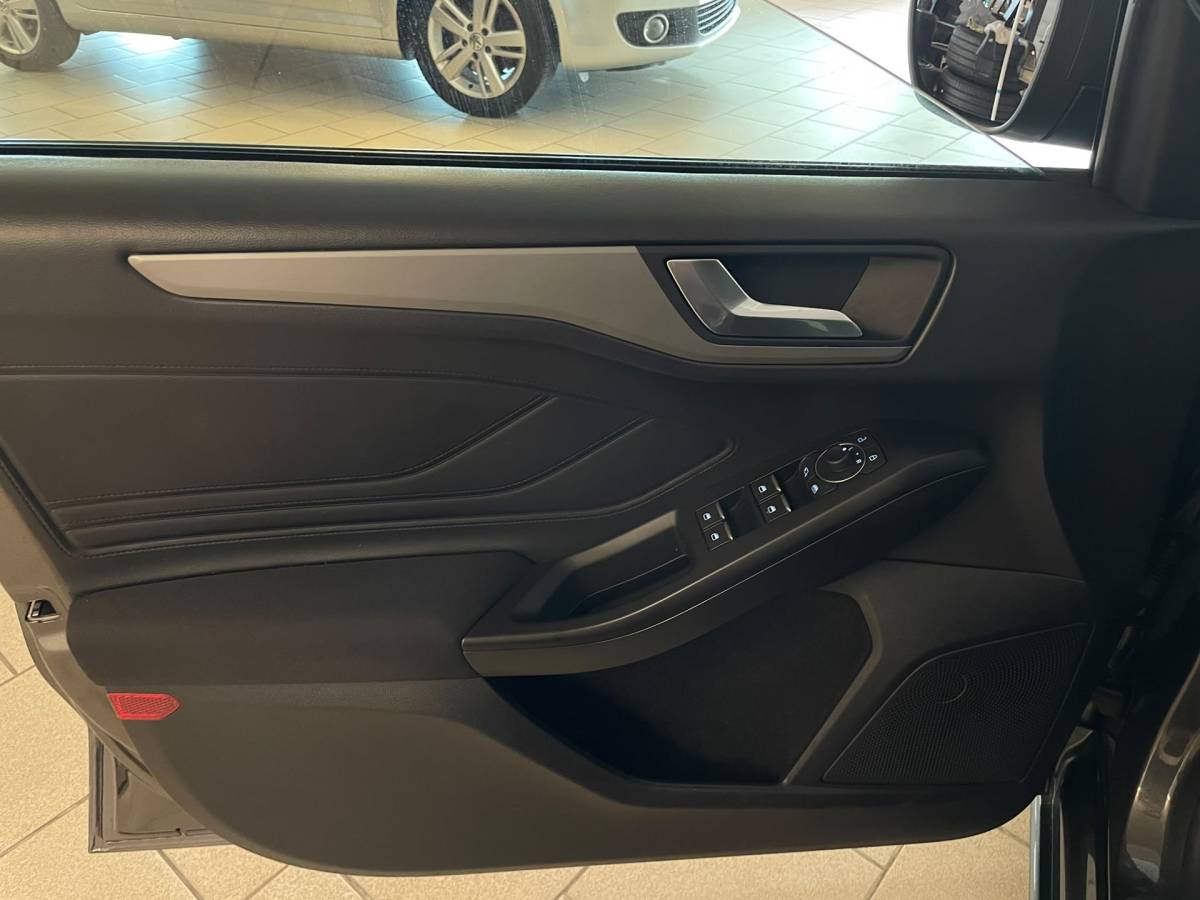 Ford Focus Ford Focus Wagon 1.0 EcoBoost Hybrid ST Line Style NW MODEL STUUR EN STOEL VERWARMING TREKHAAK CLIMA CRUISE APPLE CARPLAY