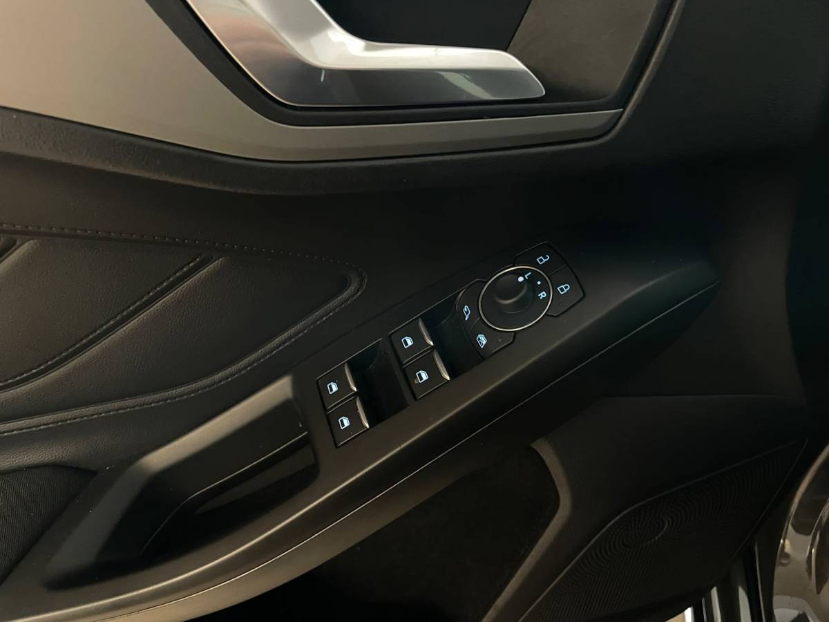 Ford Focus Ford Focus Wagon 1.0 EcoBoost Hybrid ST Line Style NW MODEL STUUR EN STOEL VERWARMING TREKHAAK CLIMA CRUISE APPLE CARPLAY