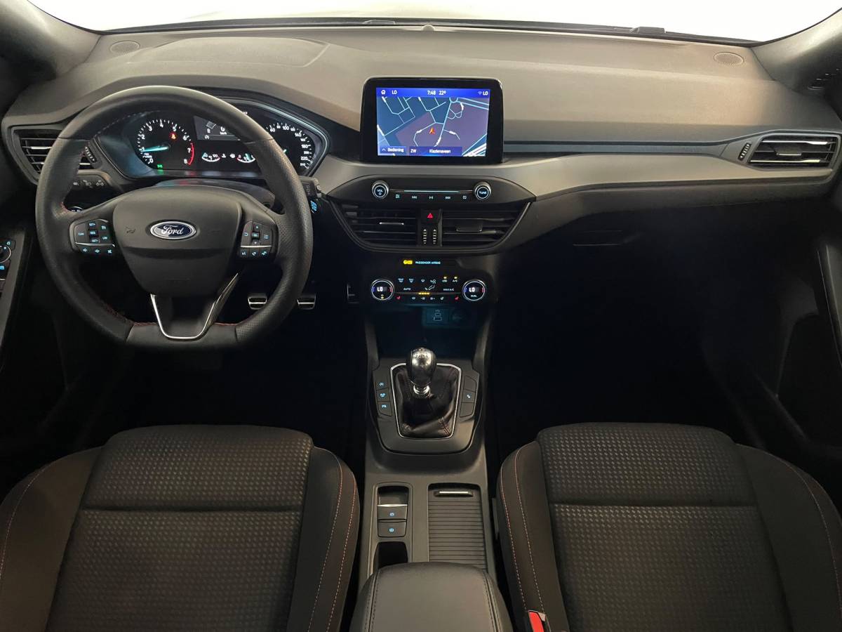 Ford Focus Ford Focus Wagon 1.0 EcoBoost Hybrid ST Line Style NW MODEL STUUR EN STOEL VERWARMING TREKHAAK CLIMA CRUISE APPLE CARPLAY