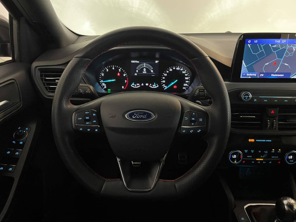 Ford Focus Ford Focus Wagon 1.0 EcoBoost Hybrid ST Line Style NW MODEL STUUR EN STOEL VERWARMING TREKHAAK CLIMA CRUISE APPLE CARPLAY