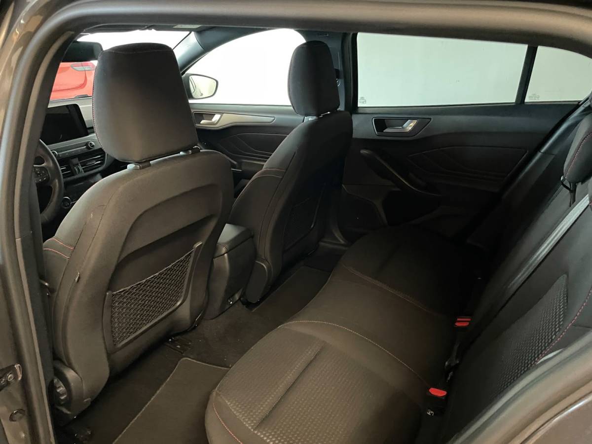 Ford Focus Ford Focus Wagon 1.0 EcoBoost Hybrid ST Line Style NW MODEL STUUR EN STOEL VERWARMING TREKHAAK CLIMA CRUISE APPLE CARPLAY