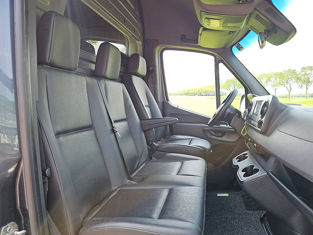 Mercedes-Benz Sprinter MERCEDES-BENZ SPRINTER 319 l3h2 v6 led 3.0ltr!