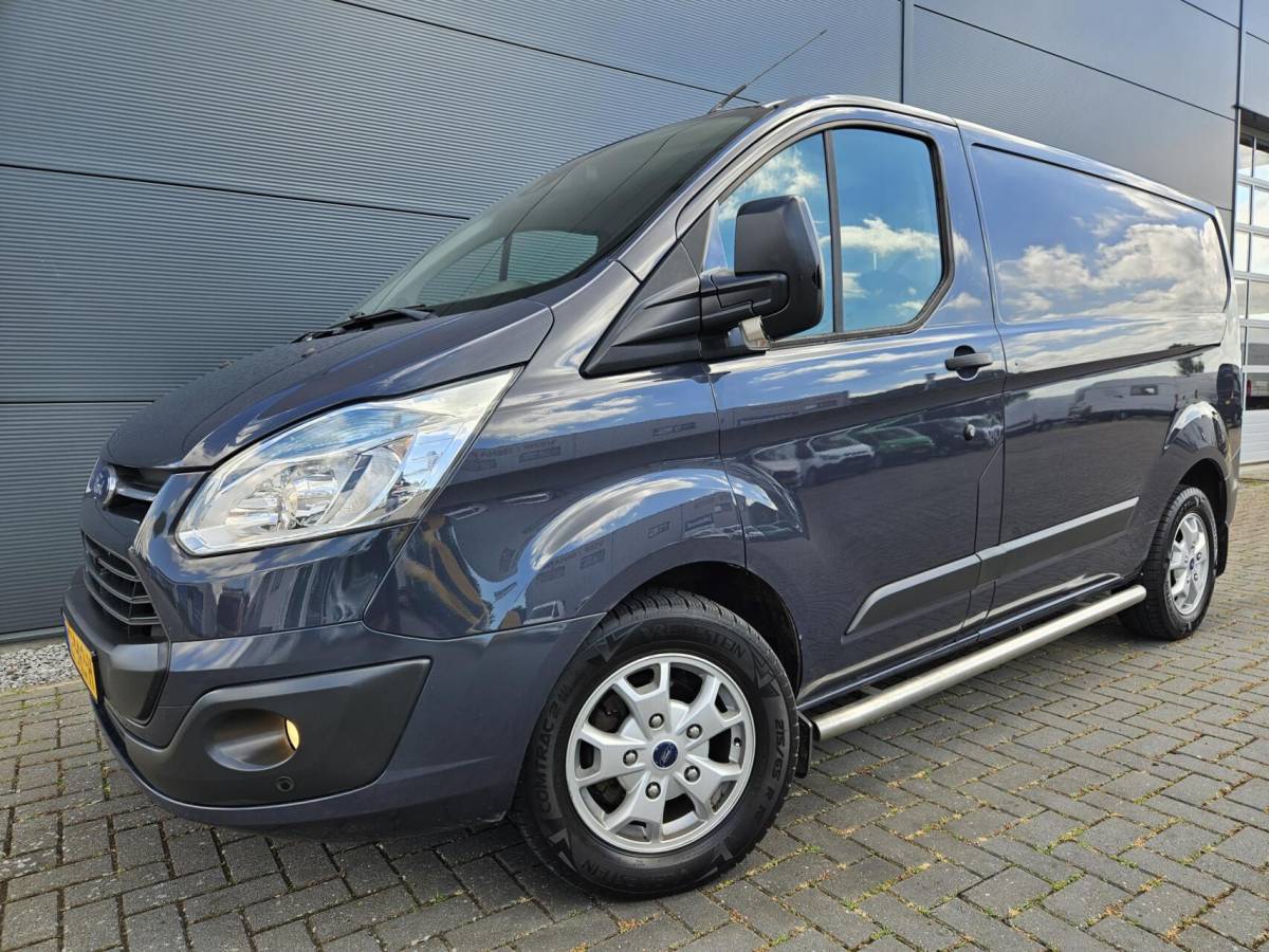 Ford Transit Custom Ford Transit Custom 250 2.2 TDCI L1H1 Airco LM Navi sidebars