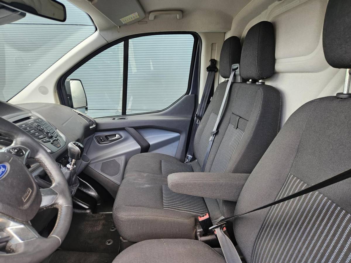Ford Transit Custom Ford Transit Custom 250 2.2 TDCI L1H1 Airco LM Navi sidebars