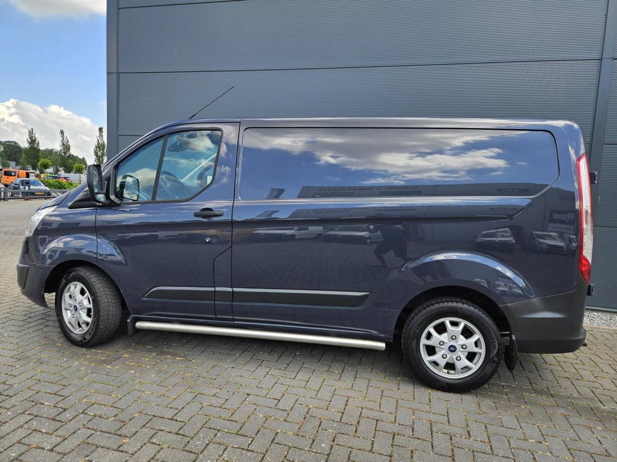 Ford Transit Custom Ford Transit Custom 250 2.2 TDCI L1H1 Airco LM Navi sidebars