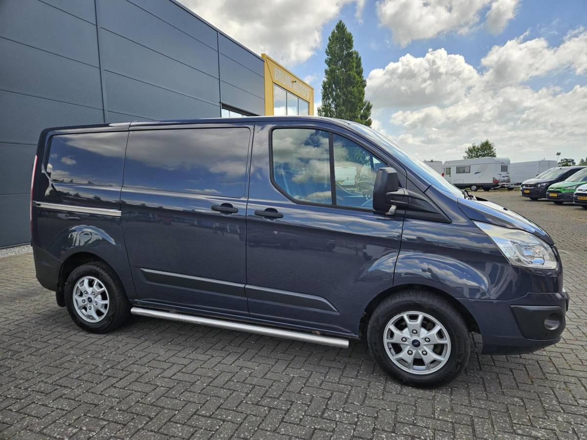 Ford Transit Custom Ford Transit Custom 250 2.2 TDCI L1H1 Airco LM Navi sidebars
