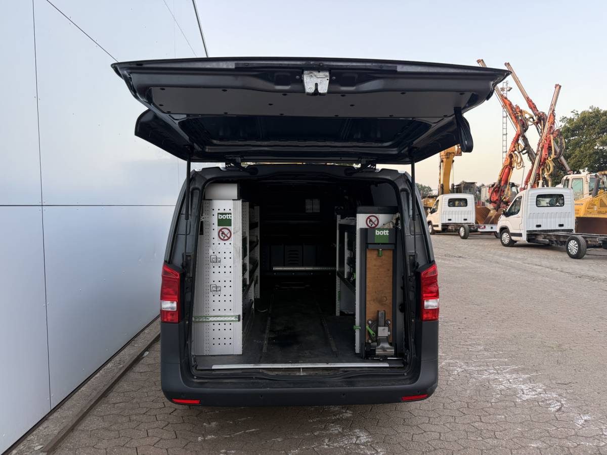 Mercedes-Benz Vito Mercedes-Benz Vito 114 1.9 CDI Automaat L2H1 Climate Control Cruise Control Parkeersensoren V+A Kastwand Inbouw