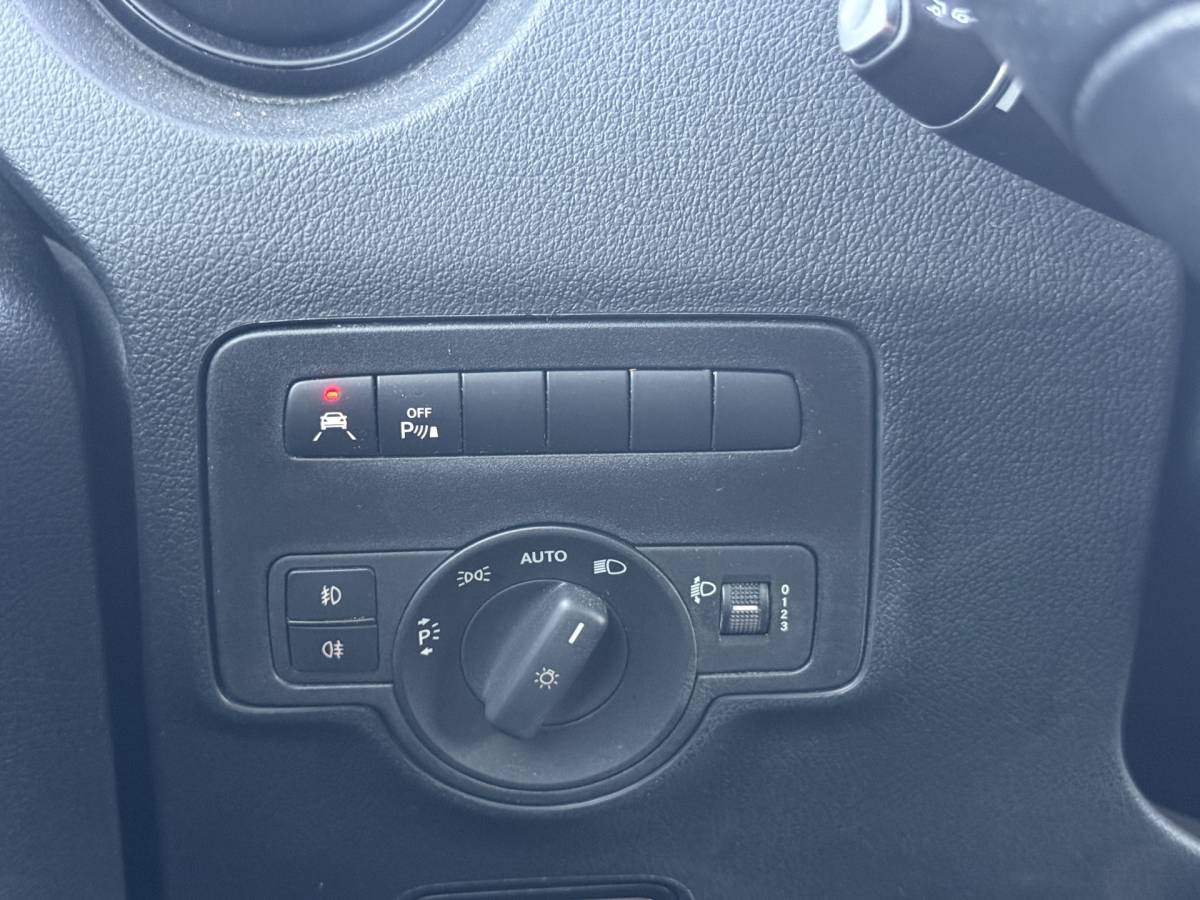 Mercedes-Benz Vito Mercedes-Benz Vito 114 1.9 CDI Automaat L2H1 Climate Control Cruise Control Parkeersensoren V+A Kastwand Inbouw