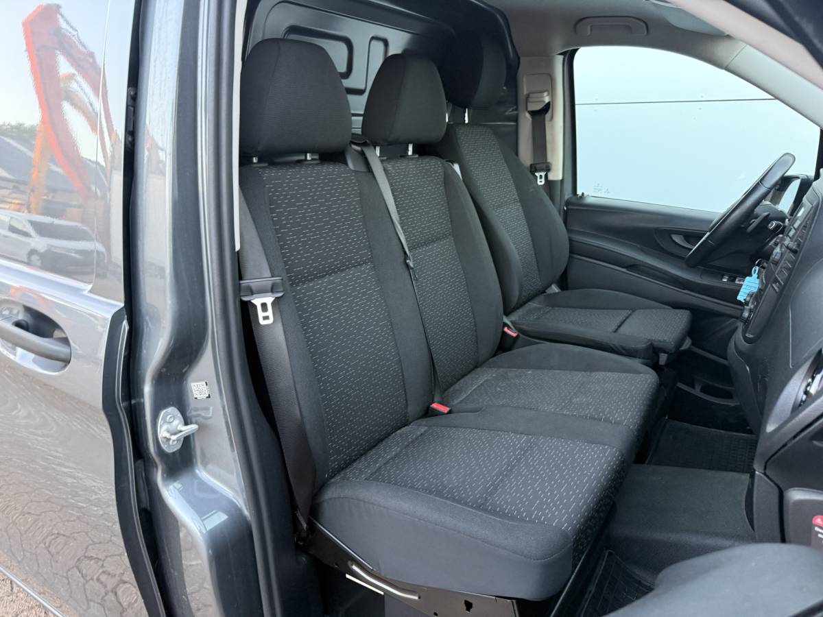 Mercedes-Benz Vito Mercedes-Benz Vito 114 1.9 CDI Automaat L2H1 Climate Control Cruise Control Parkeersensoren V+A Kastwand Inbouw