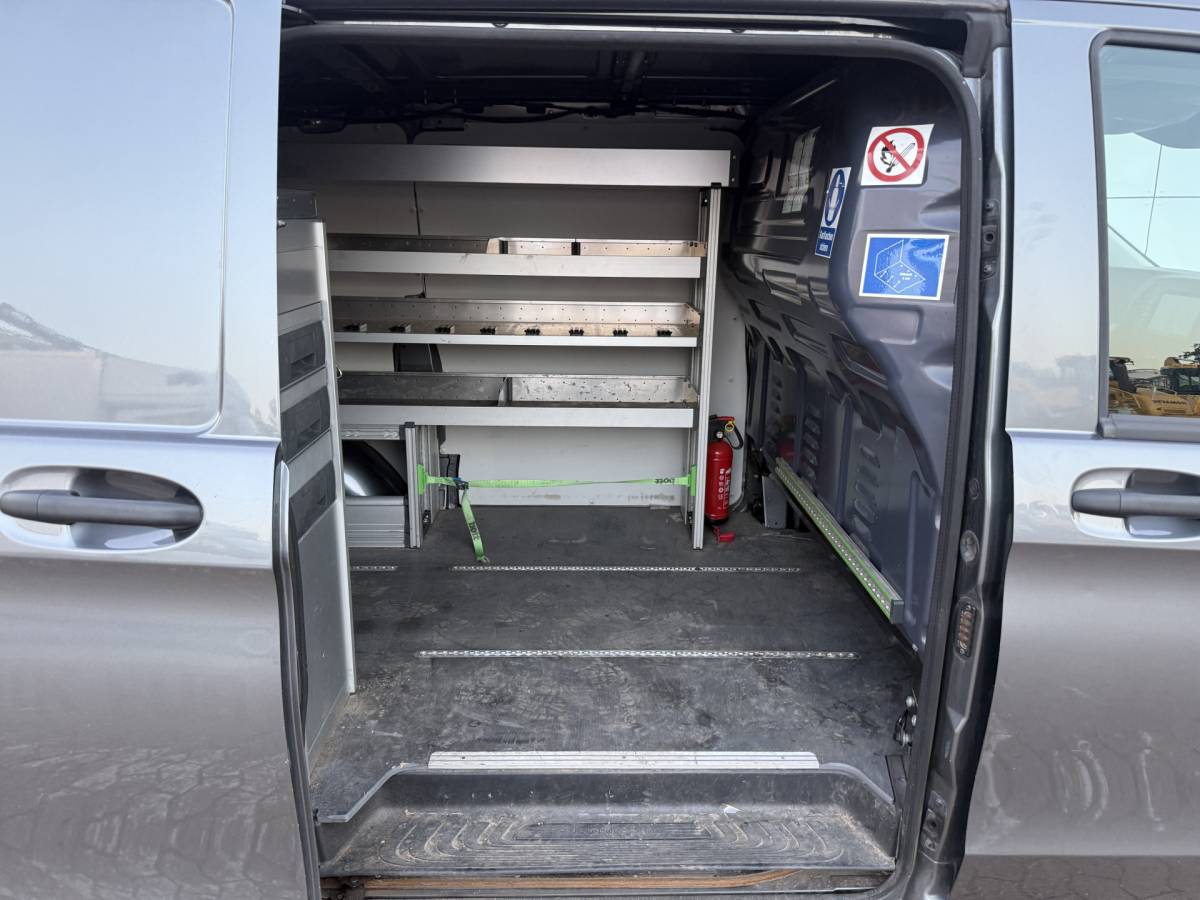 Mercedes-Benz Vito Mercedes-Benz Vito 114 1.9 CDI Automaat L2H1 Climate Control Cruise Control Parkeersensoren V+A Kastwand Inbouw