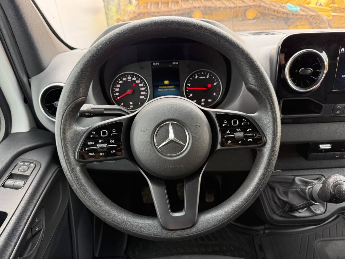 Mercedes-Benz Sprinter Mercedes-Benz Sprinter 319 3.0 V6 6-cilinder L2H2 10-Inch MBUX Navigatie Climate Control Cruise Control 3,5 Trekhaak Oprijplaat