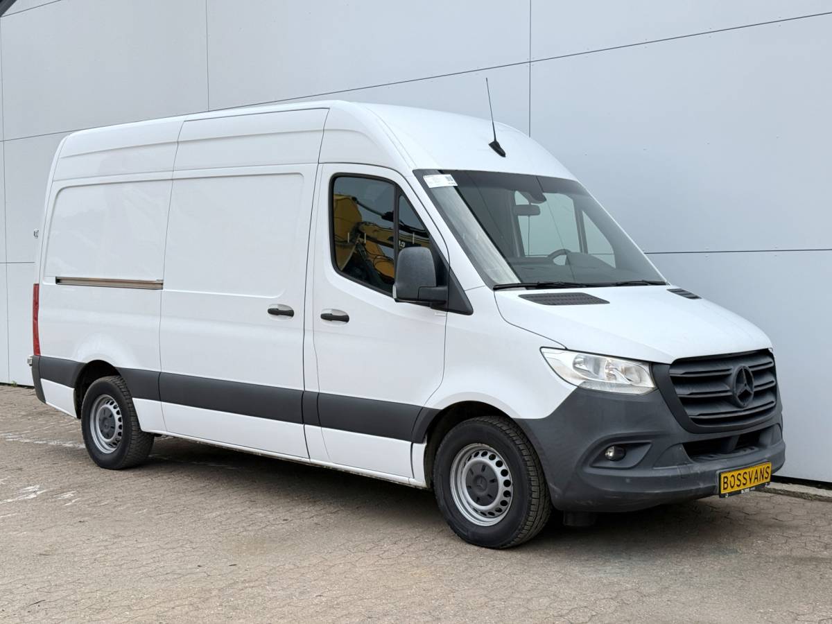 Mercedes-Benz Sprinter Mercedes-Benz Sprinter 319 3.0 V6 6-cilinder L2H2 10-Inch MBUX Navigatie Climate Control Cruise Control 3,5 Trekhaak Oprijplaat
