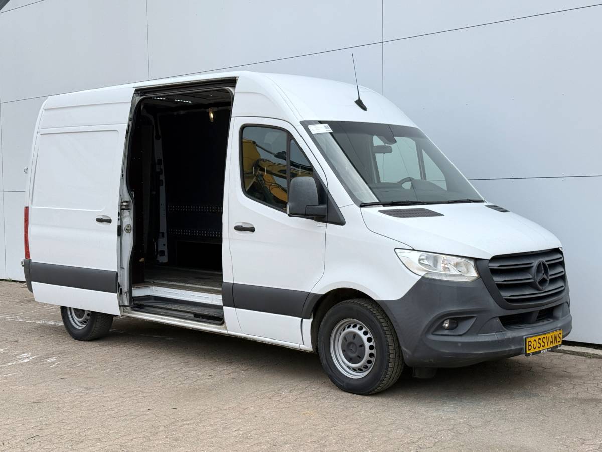 Mercedes-Benz Sprinter Mercedes-Benz Sprinter 319 3.0 V6 6-cilinder L2H2 10-Inch MBUX Navigatie Climate Control Cruise Control 3,5 Trekhaak Oprijplaat