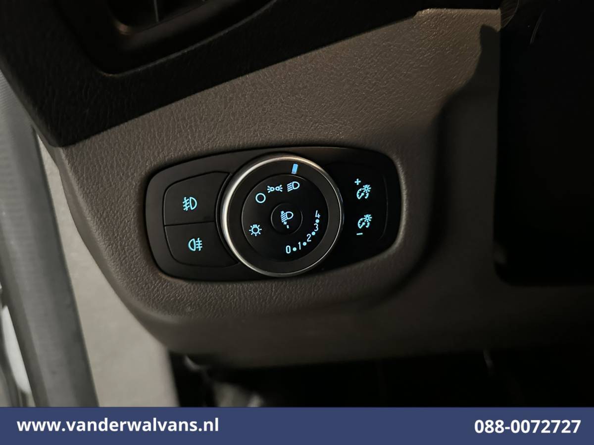 Ford Transit Connect Ford Transit Connect 1.5 EcoBlue 100pk L2H1 Euro6 Airco | Camera | Navigatie | Apple Carplay | Android Auto Parkeersensoren, Verwarmde voorruit