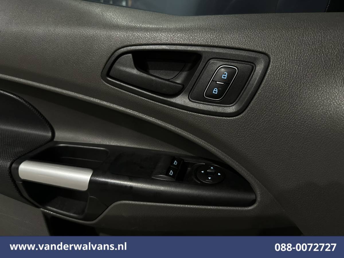 Ford Transit Connect Ford Transit Connect 1.5 EcoBlue 100pk L2H1 Euro6 Airco | Camera | Navigatie | Apple Carplay | Android Auto Parkeersensoren, Verwarmde voorruit