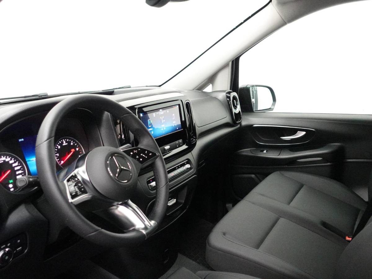 Mercedes-Benz Vito Mercedes-Benz Vito 114 CDI L2 Select Automaat Dubbele Cabine NM Airco Apple Carplay/ Android auto Trekhaak Achterklep Parkeersensoren