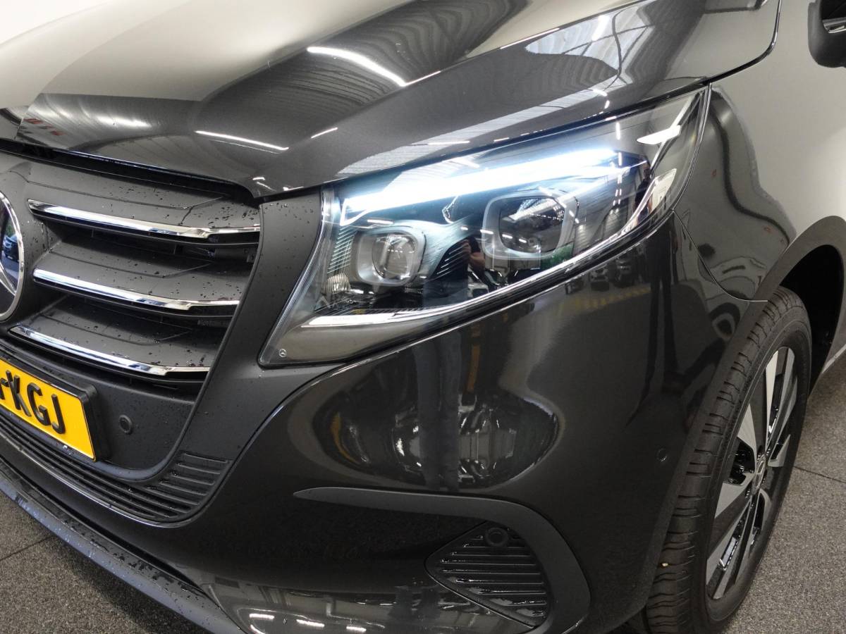 Mercedes-Benz Vito Mercedes-Benz Vito 114 CDI L2 Select Automaat Dubbele Cabine NM Airco Apple Carplay/ Android auto Trekhaak Achterklep Parkeersensoren