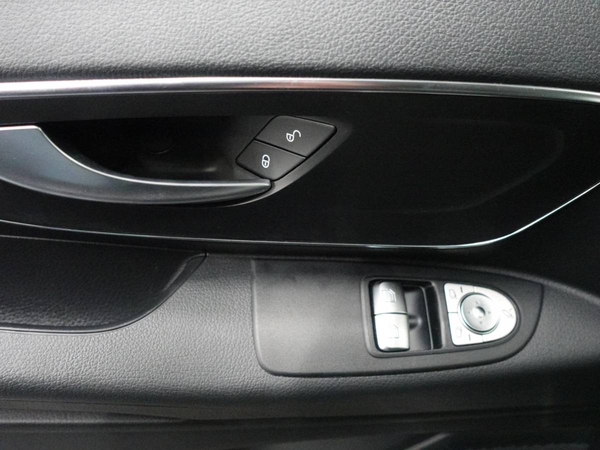 Mercedes-Benz Vito Mercedes-Benz Vito 114 CDI L2 Select Automaat Dubbele Cabine NM Airco Apple Carplay/ Android auto Trekhaak Achterklep Parkeersensoren