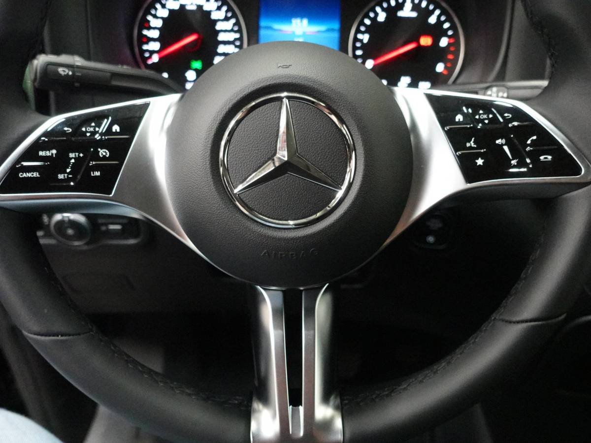 Mercedes-Benz Vito Mercedes-Benz Vito 114 CDI L2 Select Automaat Dubbele Cabine NM Airco Apple Carplay/ Android auto Trekhaak Achterklep Parkeersensoren