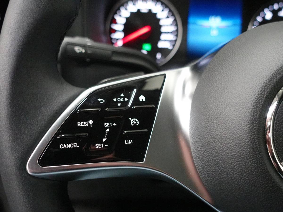 Mercedes-Benz Vito Mercedes-Benz Vito 114 CDI L2 Select Automaat Dubbele Cabine NM Airco Apple Carplay/ Android auto Trekhaak Achterklep Parkeersensoren