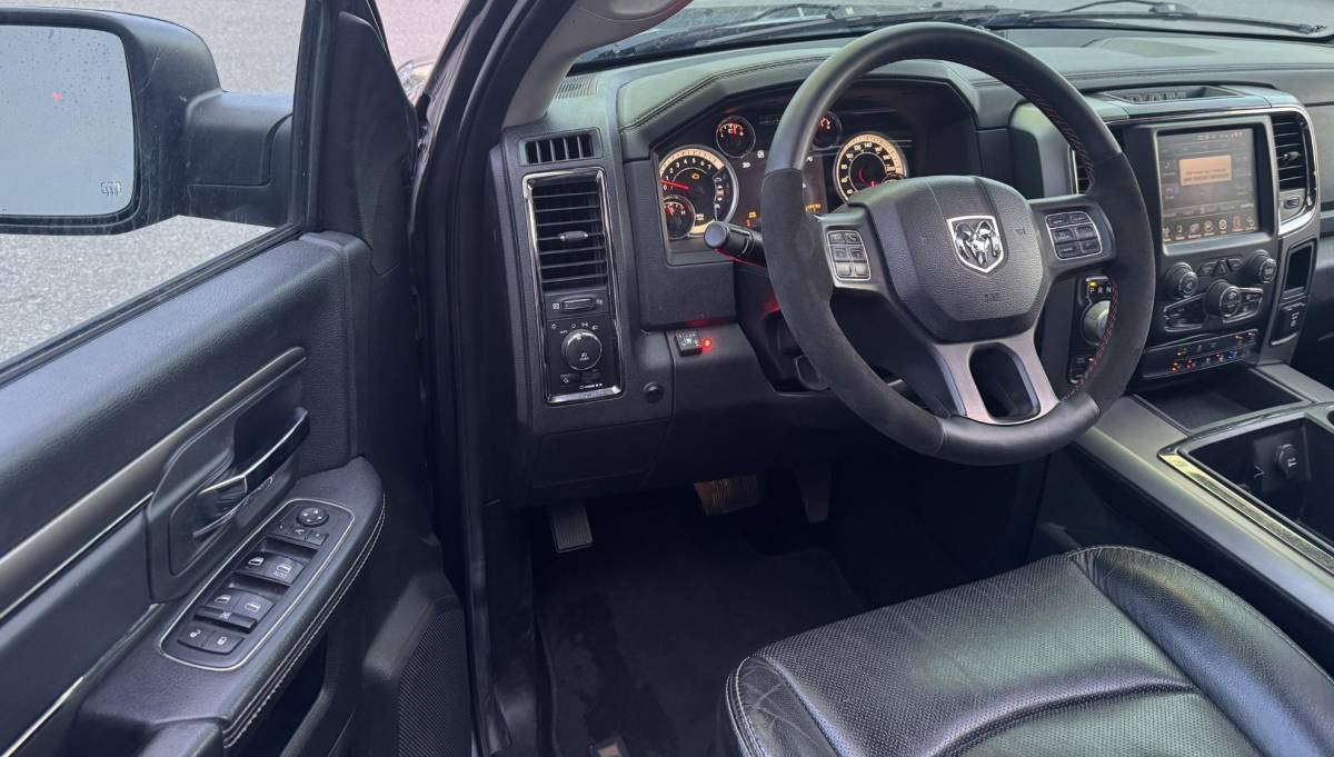 Dodge Ram 1500 Dodge Ram 1500 5.7 V8 Quad Cab 6’4 / NIEUWE MOTOR  / SPORT / 4X4 / NAP /PRINS LPG / 200L TANK /