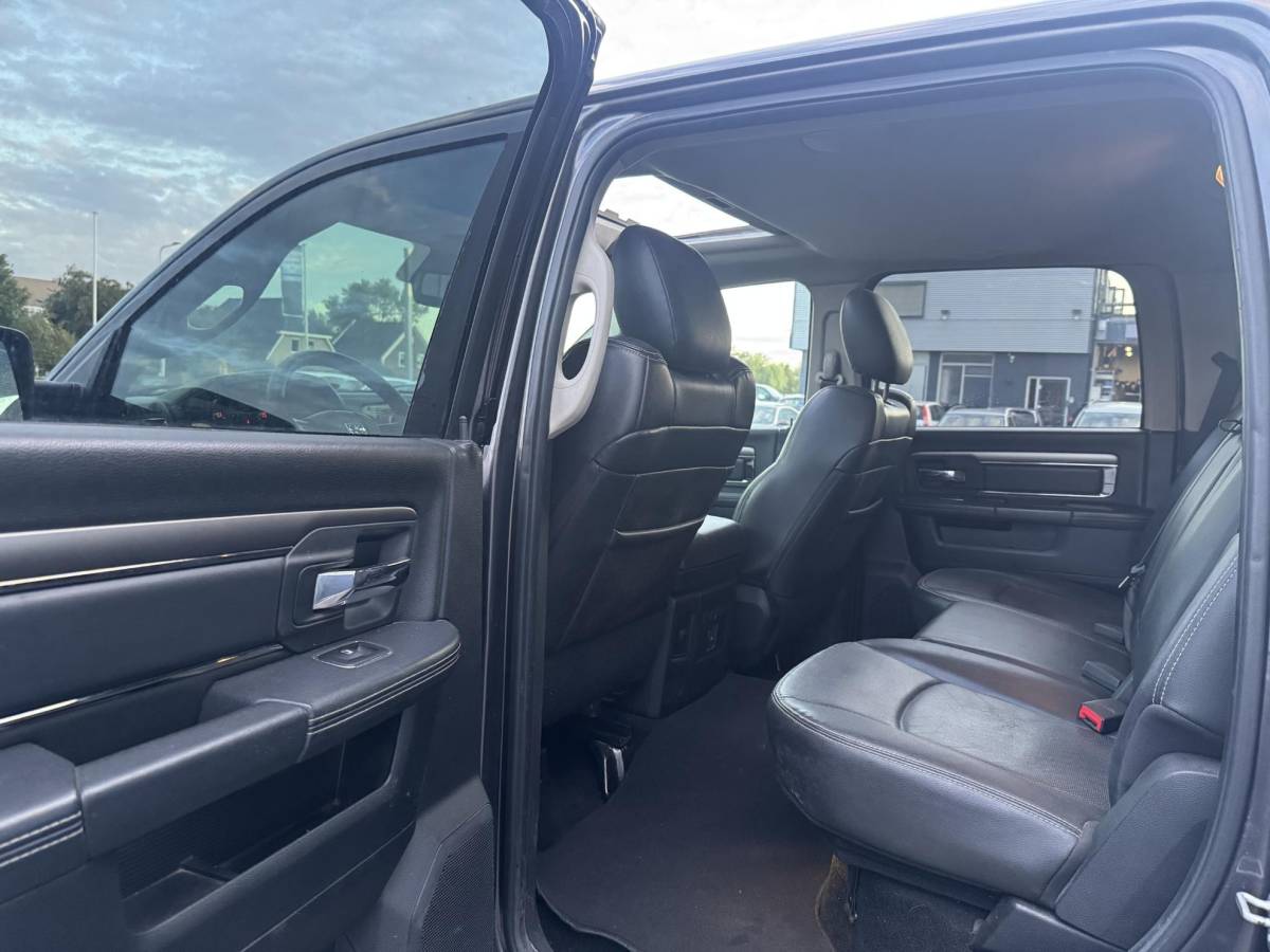 Dodge Ram 1500 Dodge Ram 1500 5.7 V8 Quad Cab 6’4 / NIEUWE MOTOR  / SPORT / 4X4 / NAP /PRINS LPG / 200L TANK /