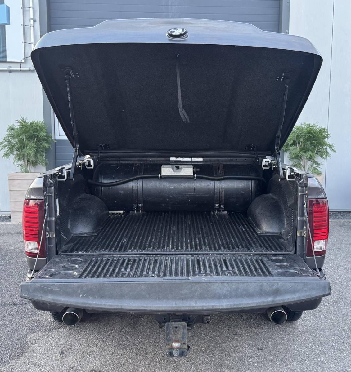 Dodge Ram 1500 Dodge Ram 1500 5.7 V8 Quad Cab 6’4 / NIEUWE MOTOR  / SPORT / 4X4 / NAP /PRINS LPG / 200L TANK /