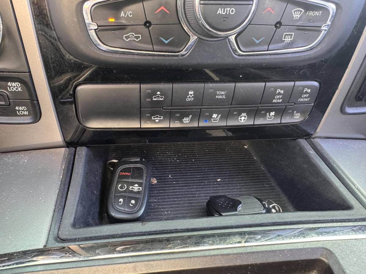 Dodge Ram 1500 Dodge Ram 1500 5.7 V8 Quad Cab 6’4 / NIEUWE MOTOR  / SPORT / 4X4 / NAP /PRINS LPG / 200L TANK /