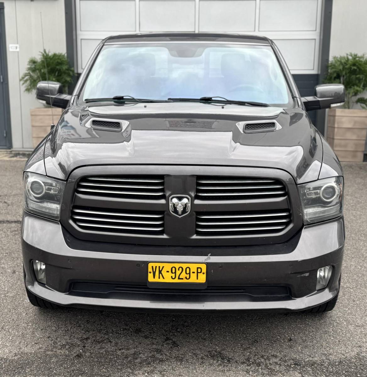 Dodge Ram 1500 Dodge Ram 1500 5.7 V8 Quad Cab 6’4 / NIEUWE MOTOR  / SPORT / 4X4 / NAP /PRINS LPG / 200L TANK /