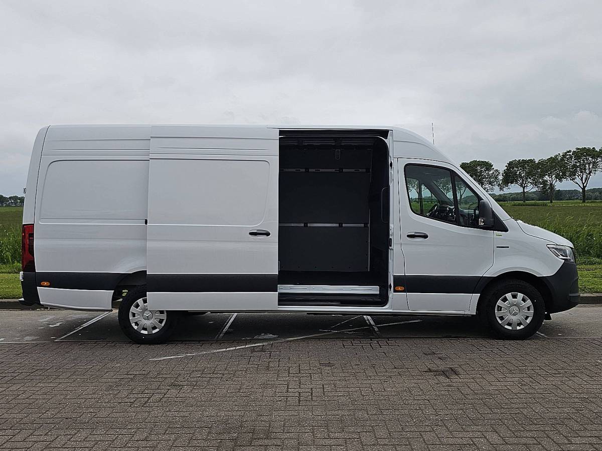 Mercedes-Benz eSprinter MERCEDES-BENZ ESPRINTER 81 kwh wltp 302 kms