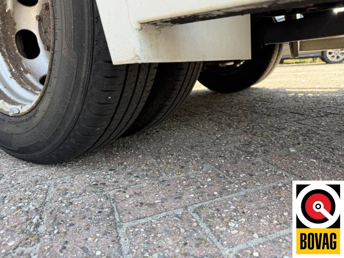 Mitsubishi Canter Mitsubishi Canter 3C13 3.0 DI 385 Oprijwagen met AIRCO