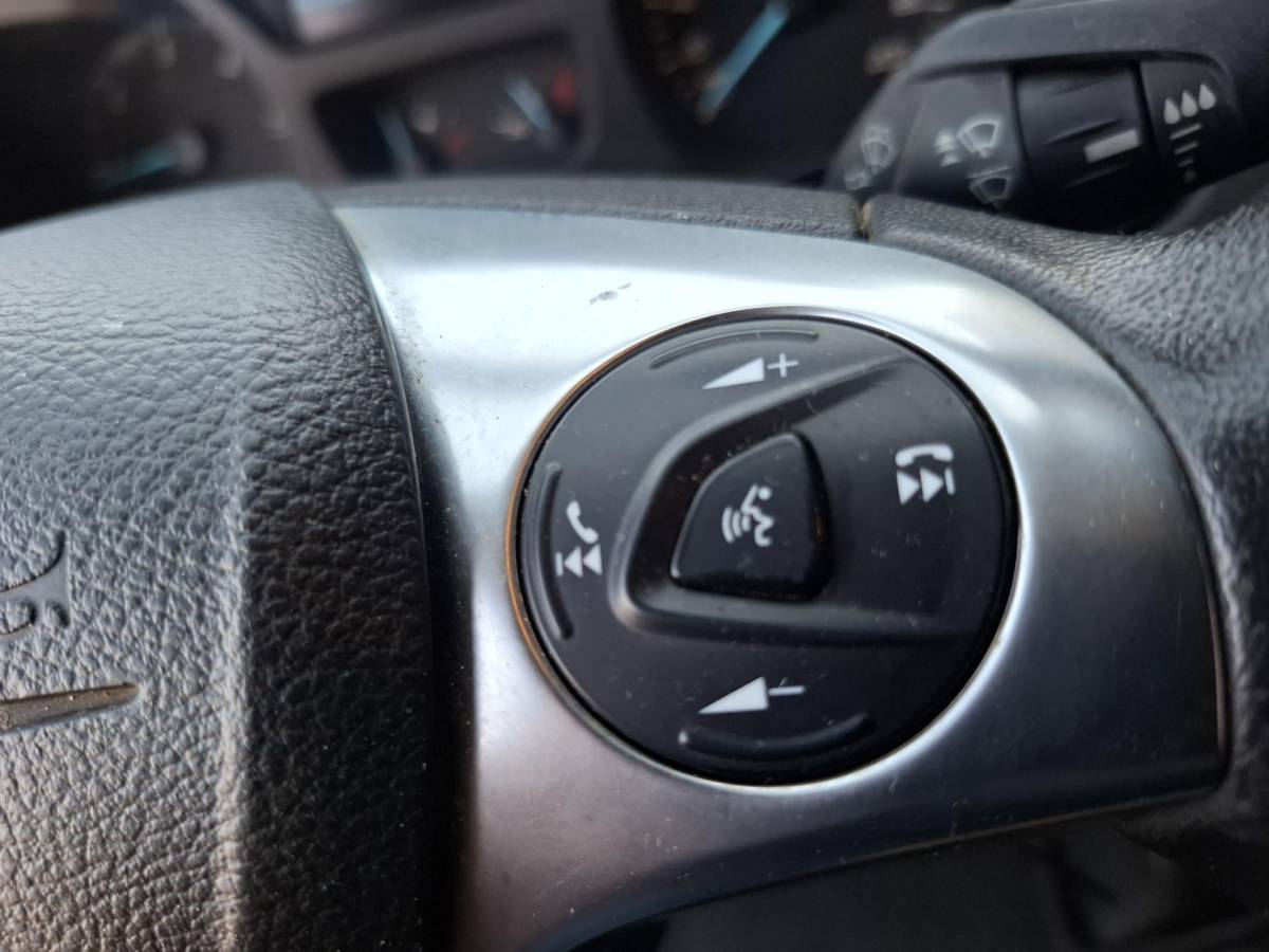 Ford Transit Ford Transit 330 2.0 TDCI L2H2 Trend AIRCO / CRUISE CONTROLE / NAVI / TREKHAAK /  EURO 6