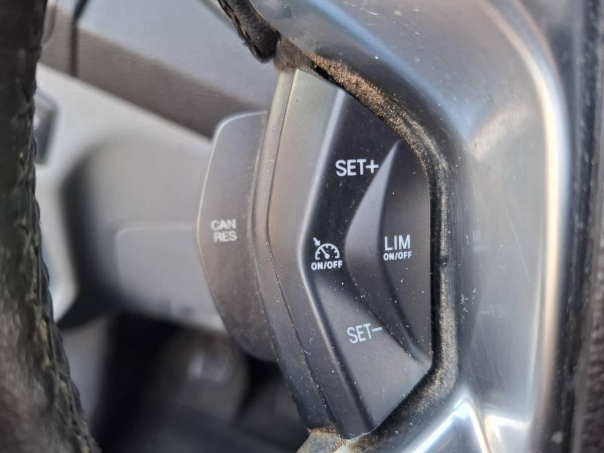 Ford Transit Ford Transit 330 2.0 TDCI L2H2 Trend AIRCO / CRUISE CONTROLE / NAVI / TREKHAAK /  EURO 6