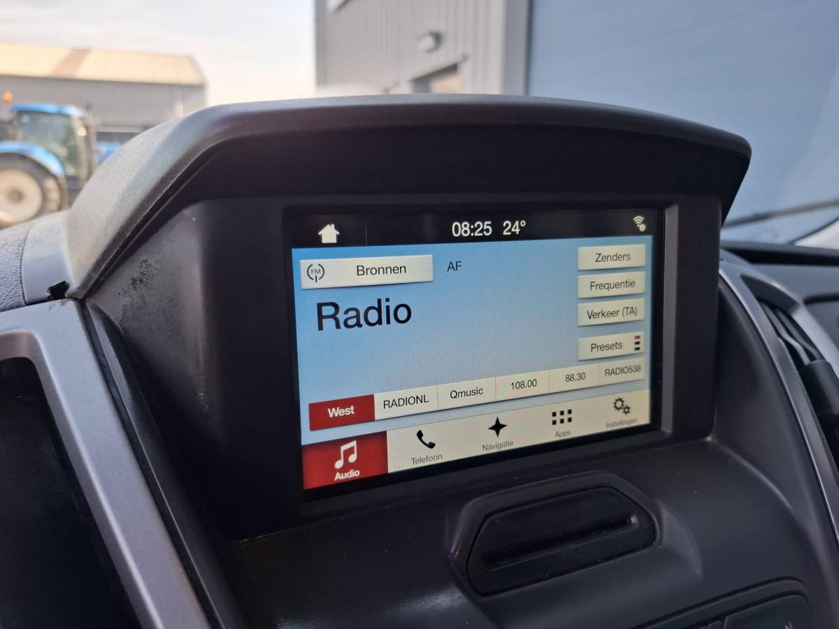 Ford Transit Ford Transit 330 2.0 TDCI L2H2 Trend AIRCO / CRUISE CONTROLE / NAVI / TREKHAAK /  EURO 6