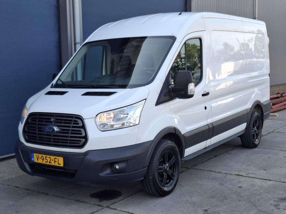 Ford Transit Ford Transit 330 2.0 TDCI L2H2 Trend AIRCO / CRUISE CONTROLE / NAVI / TREKHAAK /  EURO 6