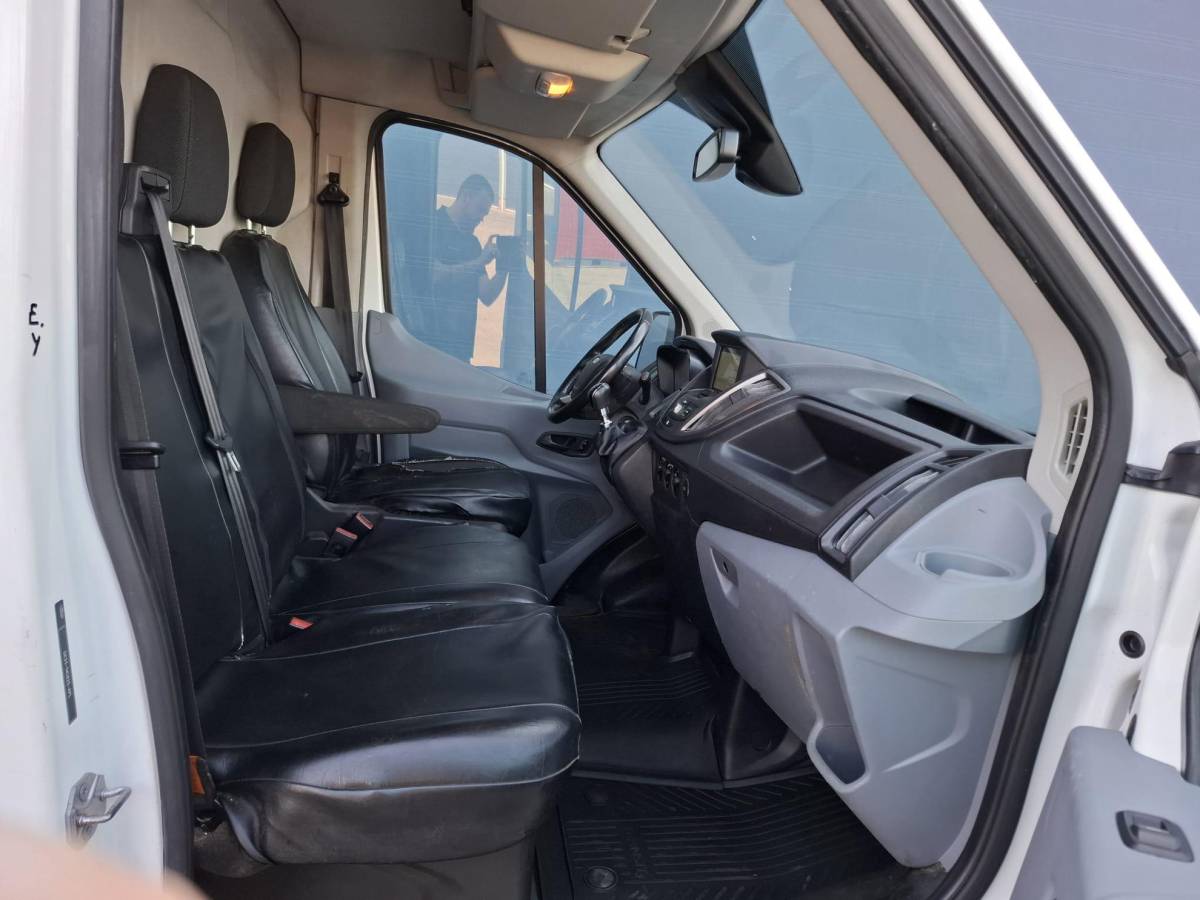 Ford Transit Ford Transit 330 2.0 TDCI L2H2 Trend AIRCO / CRUISE CONTROLE / NAVI / TREKHAAK /  EURO 6