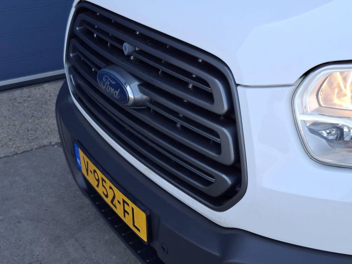 Ford Transit Ford Transit 330 2.0 TDCI L2H2 Trend AIRCO / CRUISE CONTROLE / NAVI / TREKHAAK /  EURO 6