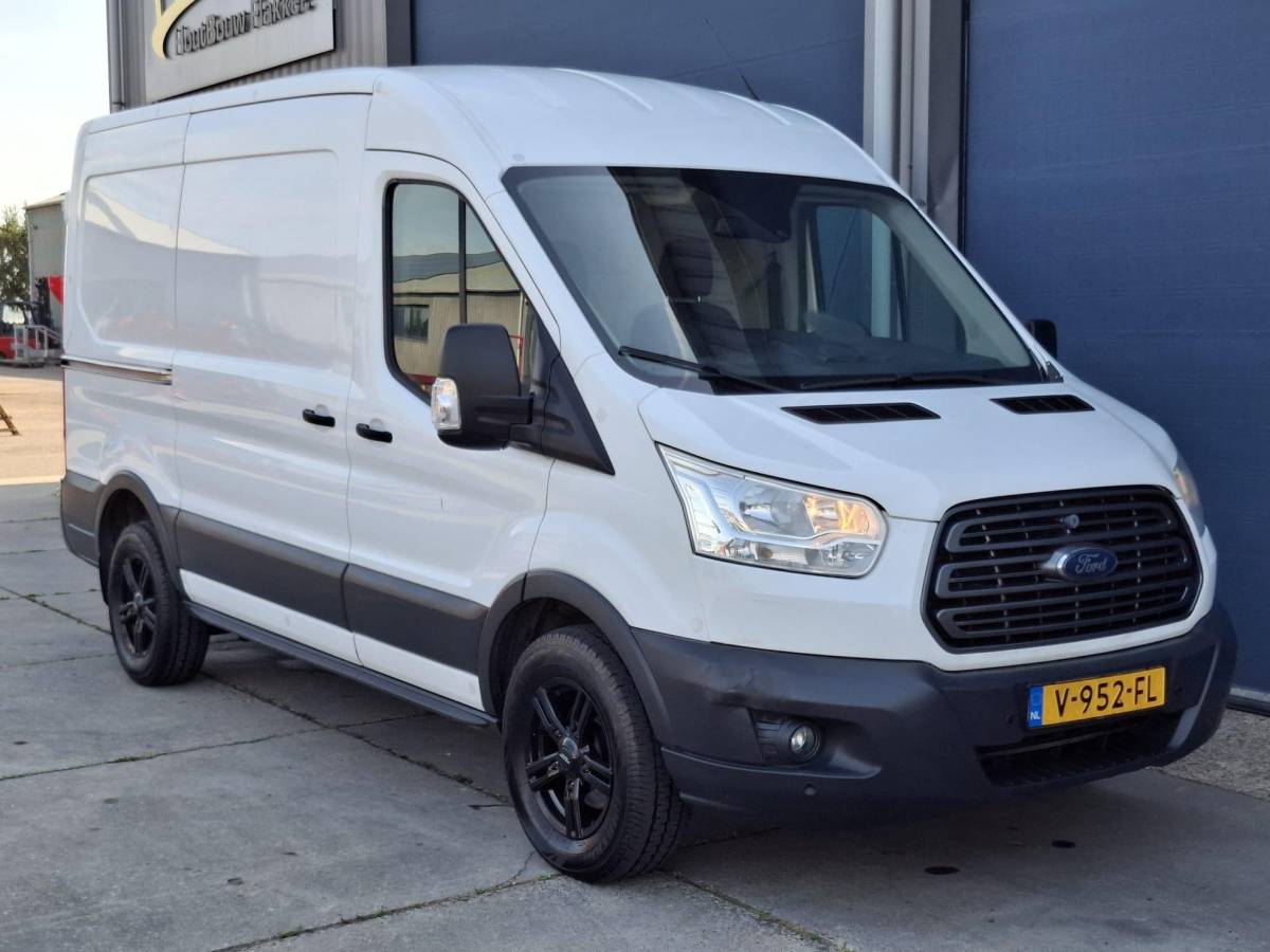 Ford Transit Ford Transit 330 2.0 TDCI L2H2 Trend AIRCO / CRUISE CONTROLE / NAVI / TREKHAAK /  EURO 6