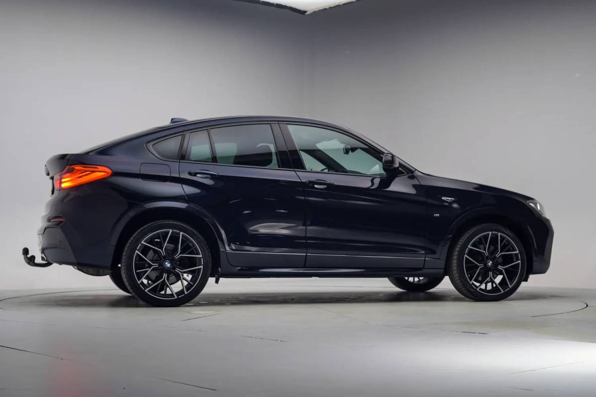 BMW X4 BMW X4 xDrive 20i M Sport High Executive Aut. [ Leder Camera Xenon Stoelverwarming.]